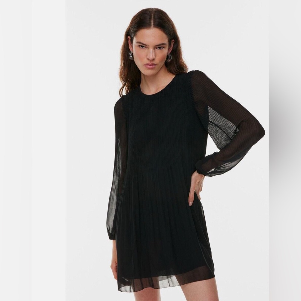 Wilfred Aritiza Women’s black mini daydream pleated dress